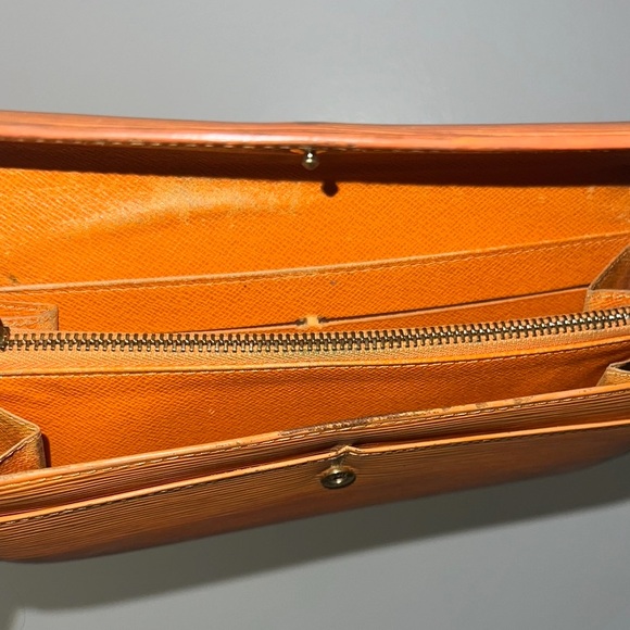 Louis Vuitton Epi Sarah Wallet Unisex Epi Leather Long Wallet in Pimont 🧡 - Picture 9 of 11